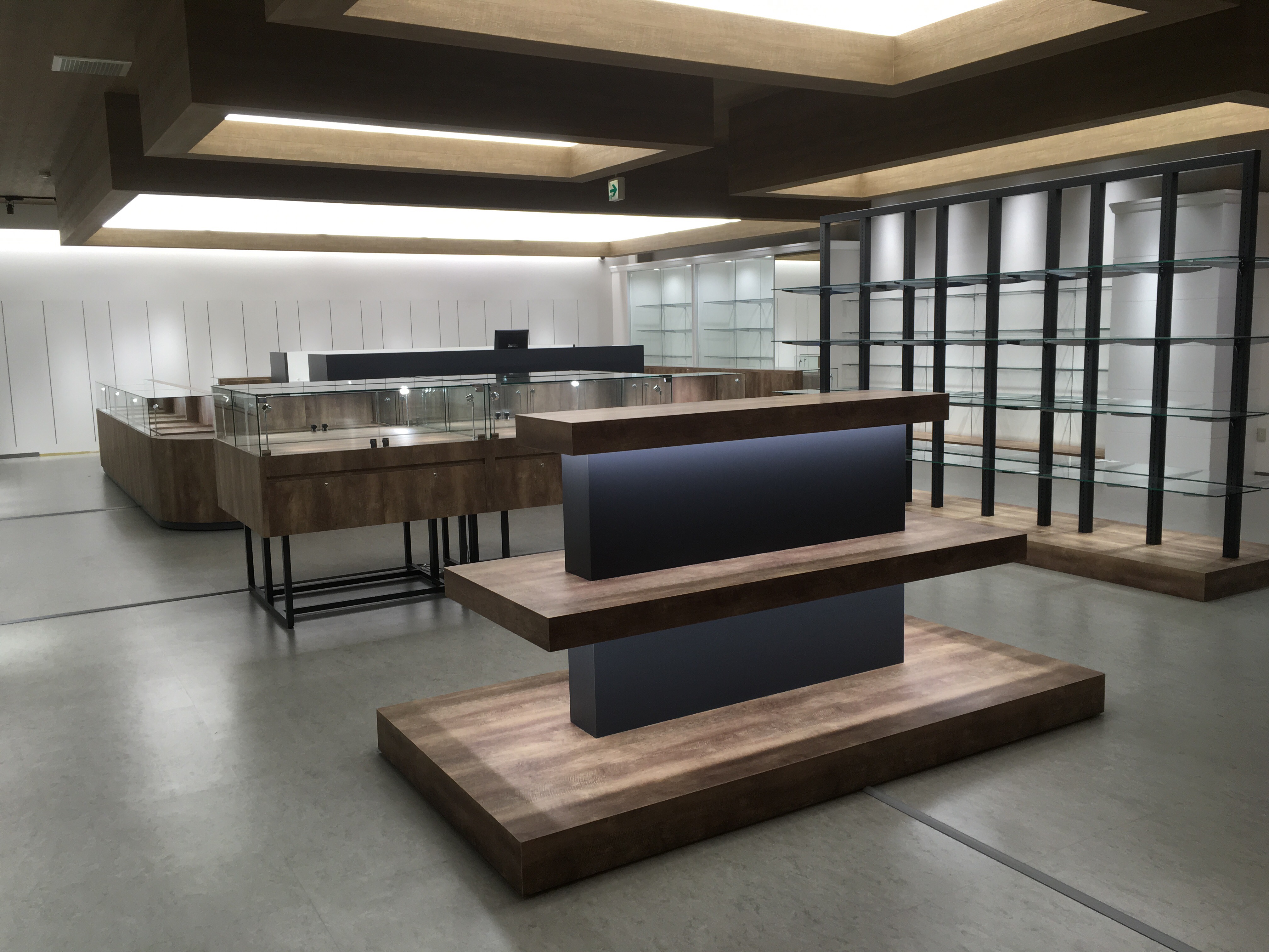 質屋かんてい局盛岡店のご紹介です。